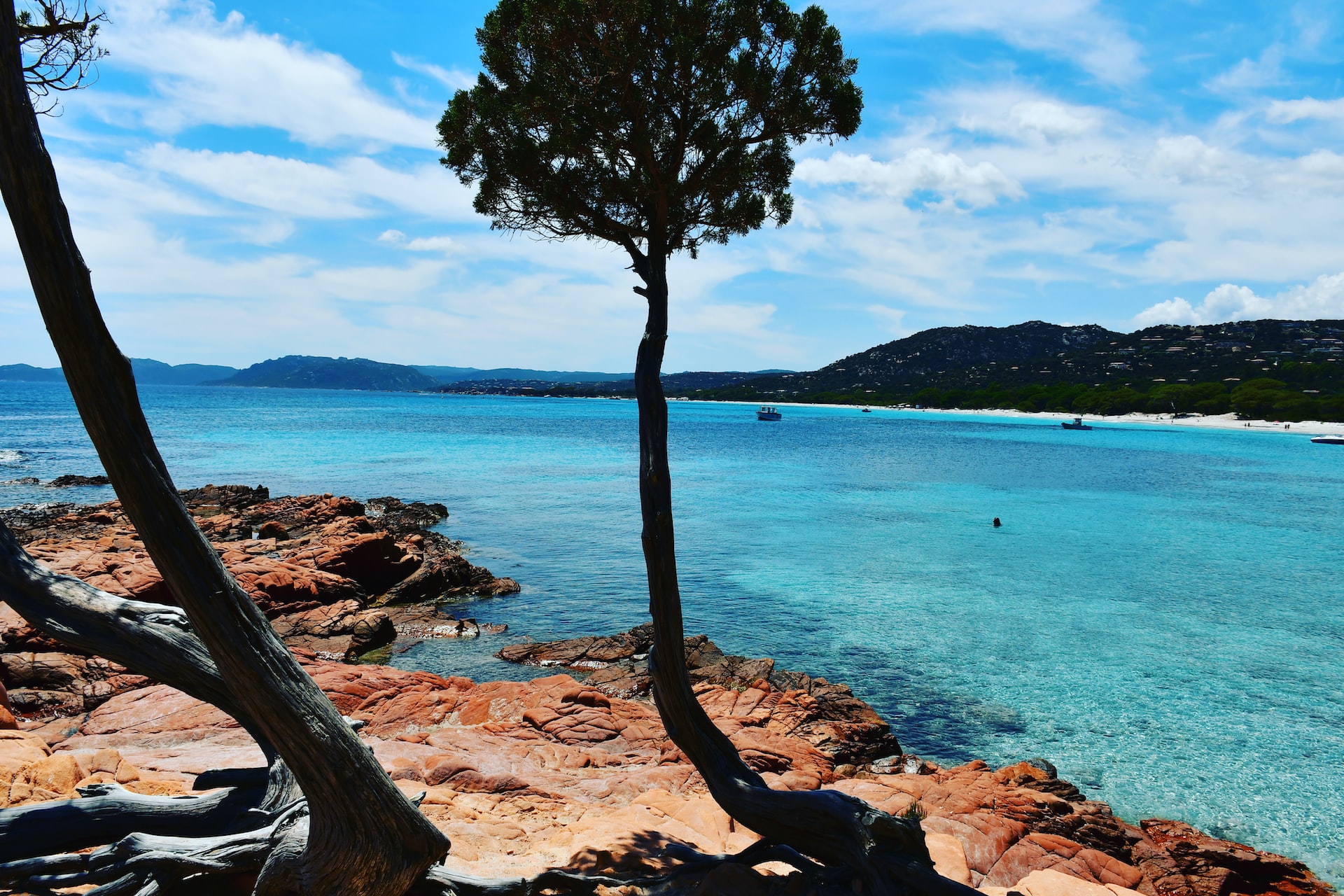 Une plage naturelle en Corse
