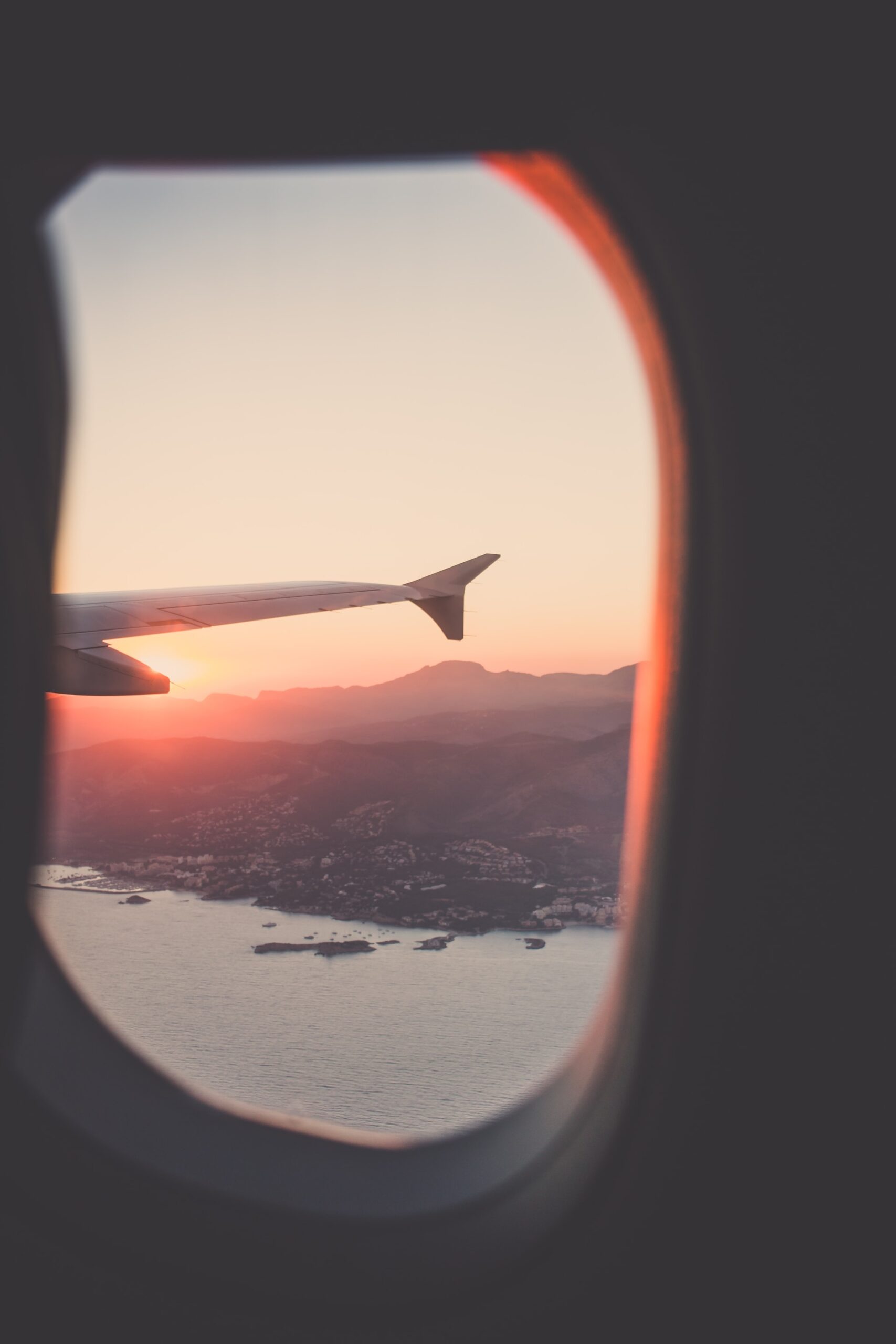 Vue depuis un hublot dans un avion en vol